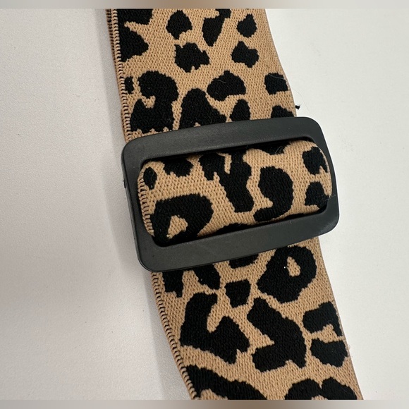 Kensie Black Quilted Fanny Pack w/ Leopard Strap – EUC ♥️ - Picture 9 of 17